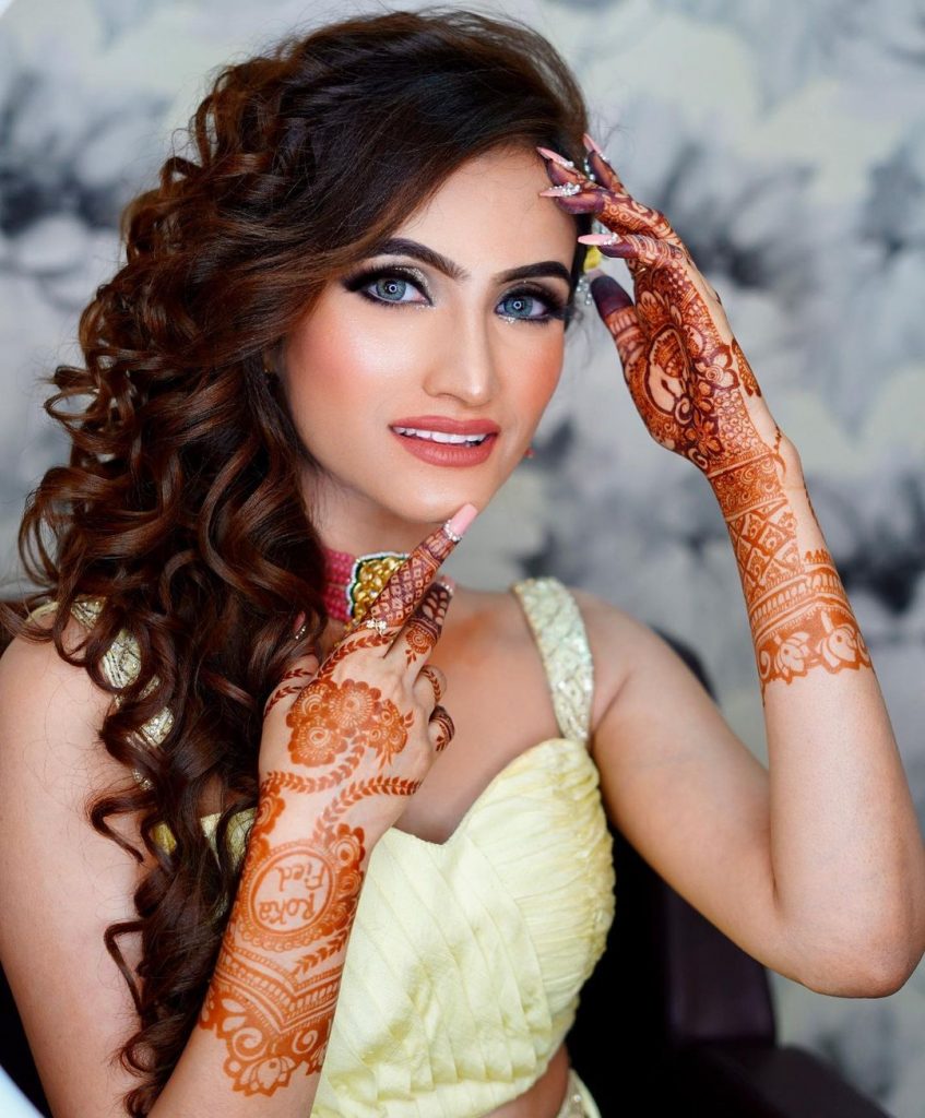 Pin by aimen chaudhary on hairstyle | Pakistani bridal hairstyles, Braided  hairstyles for wedding, Bridal makeup images