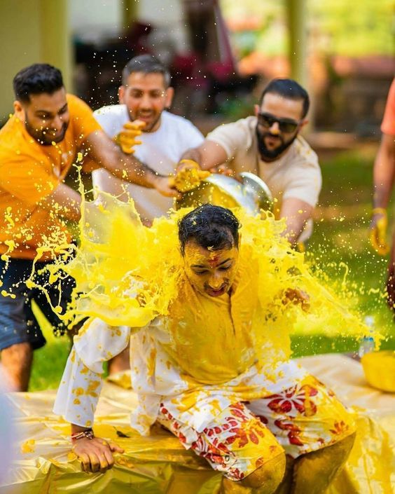 Bookmark These 40+ Fun & Candid Haldi Photoshoot Poses for Bride, Groom,  Friends & Family