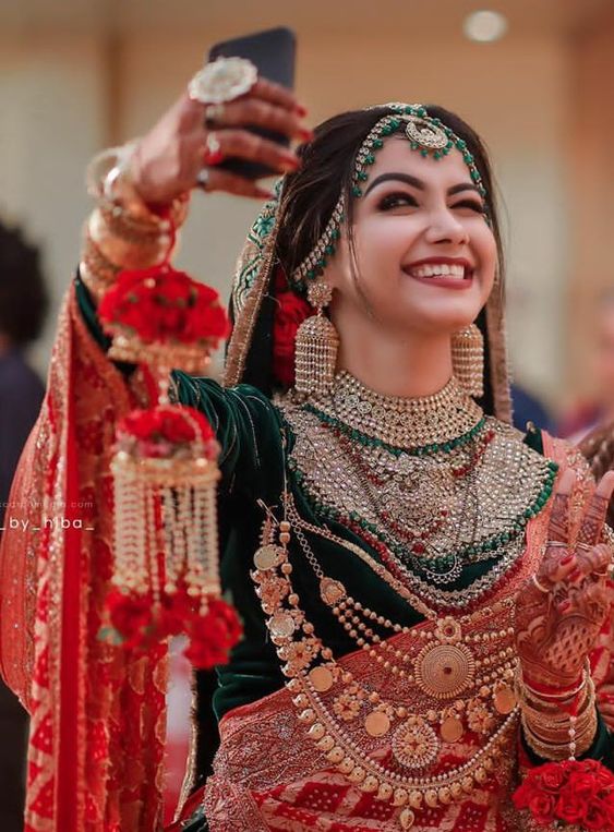 pinal shah photography on Instagram: “Beautiful Bride.....” | Indian wedding  photography, Wedding saree blouse designs, Beautiful bride