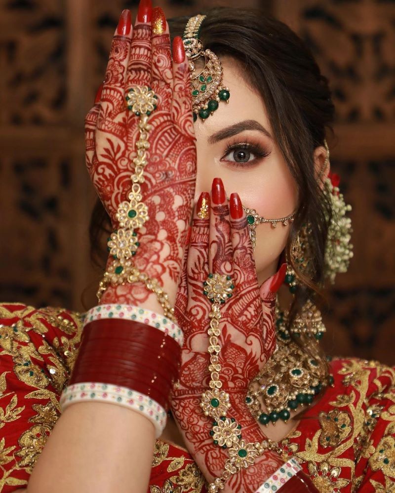 Pin by 𝓢𝓪𝓴𝓼𝓱𝓲 𝓜𝓪𝓽𝓱𝓾𝓻 {𝒮? on Wedding Photography | Wedding  photography poses, Bridal portraits, Bengali wedding