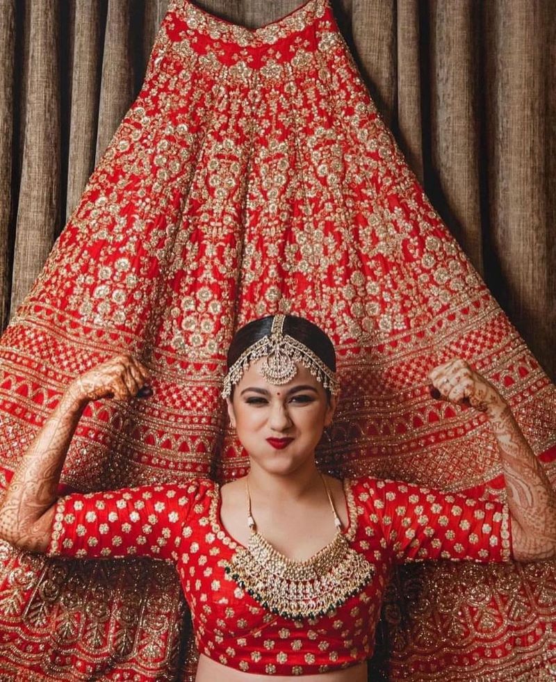 Pin by Saumil on Bride Solo | Bride groom photoshoot, Indian wedding poses, Bride  photos poses