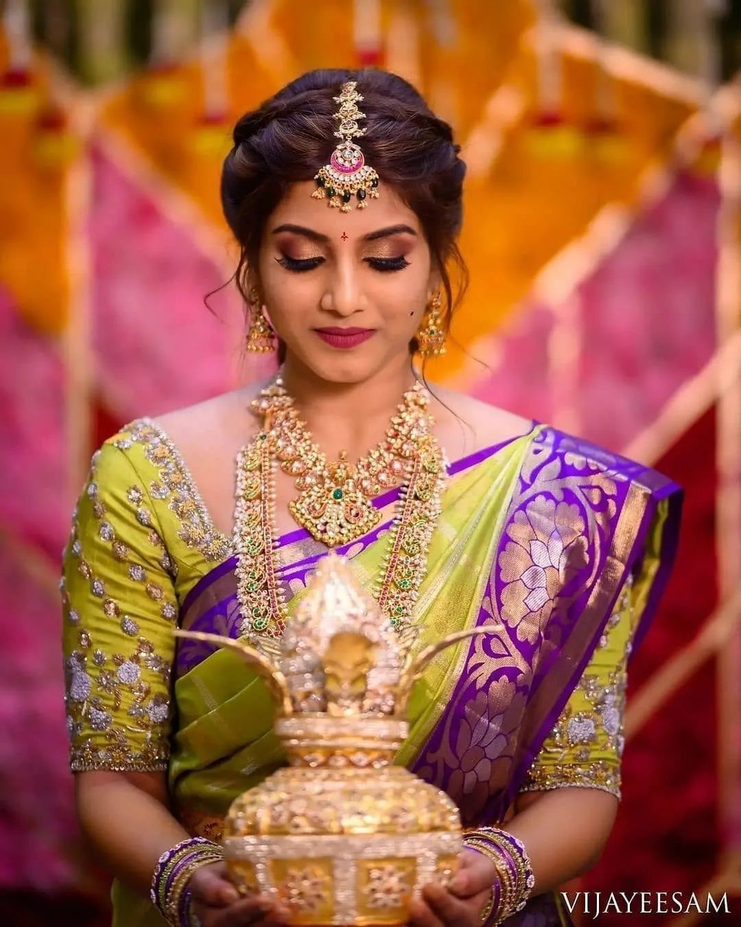 Asian wedding brie inspiration makeup loos | Trendy wedding hairstyles,  Bridal hair buns, Indian bridal makeup