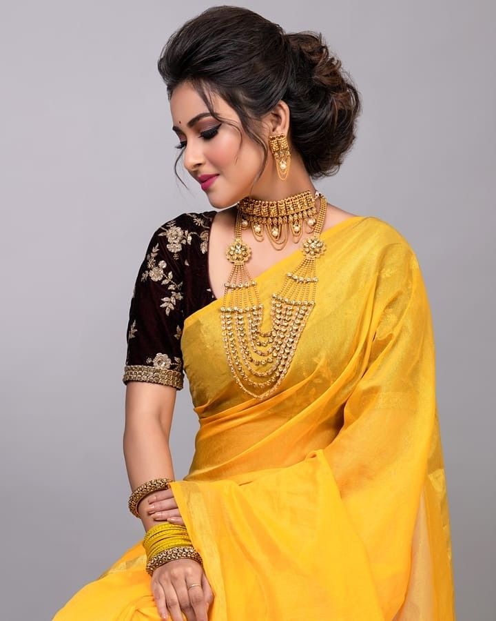 6 Stunning Bengali Bridal Hairstyle Ideas in 2022  Godrej Professional