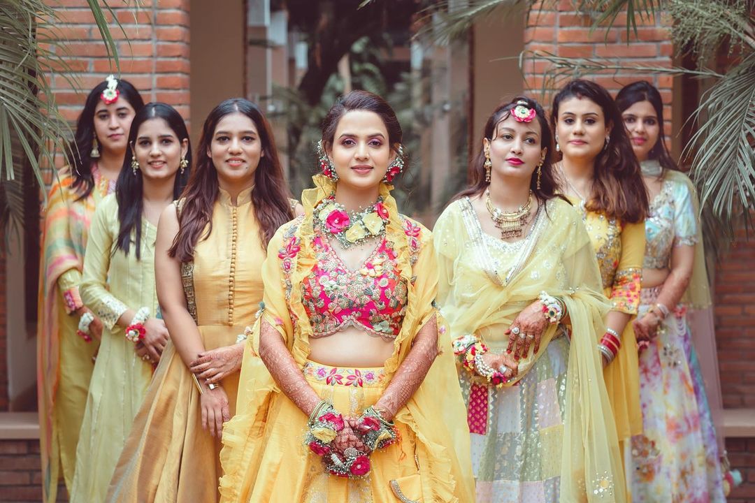 Haldi poses | Bride poses | Mamatha lohith | Haldi poses for bride, Haldi  photoshoot, Bride poses