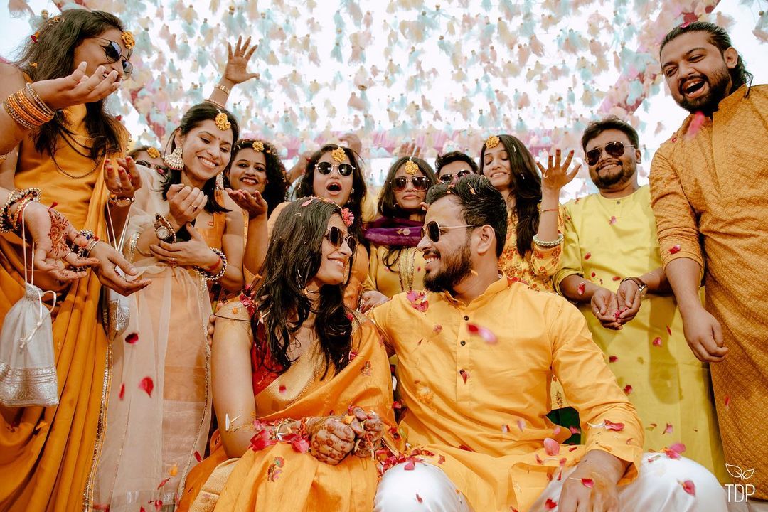 Haldi Group poses Shoot #haldi #weddingphotography #bride #groupe |  Instagram