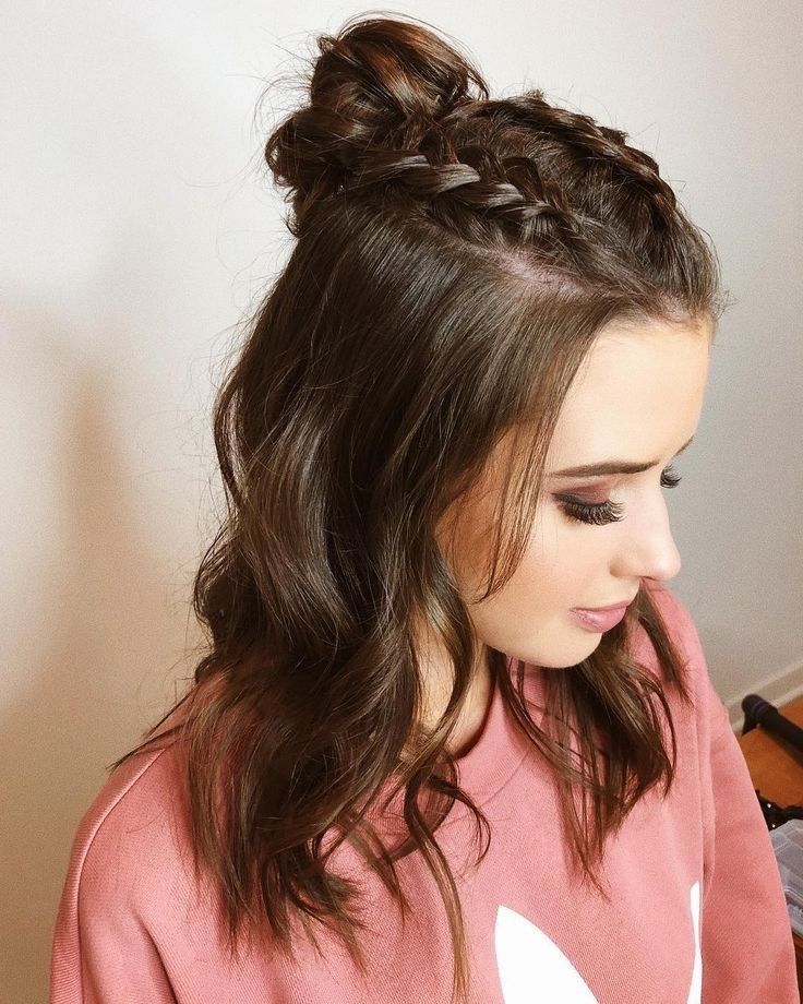 Looking for the Right Hairstyle for Gown? Here Are 8 Ideas for You