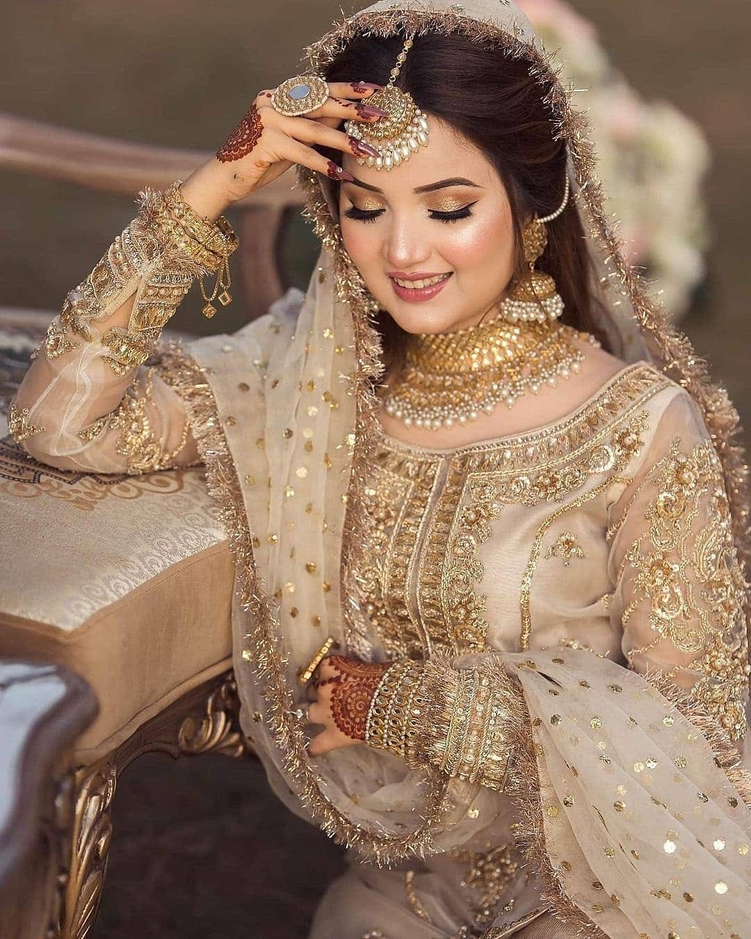 Zainab_🥀 | Best indian wedding dresses, Couple wedding dress, Bride groom  poses