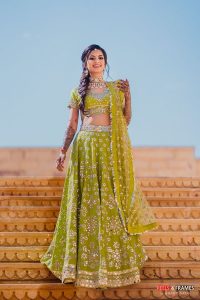 Best & Latest Bridal Mehndi Dress Design Ideas to Get That Perfect Look ...