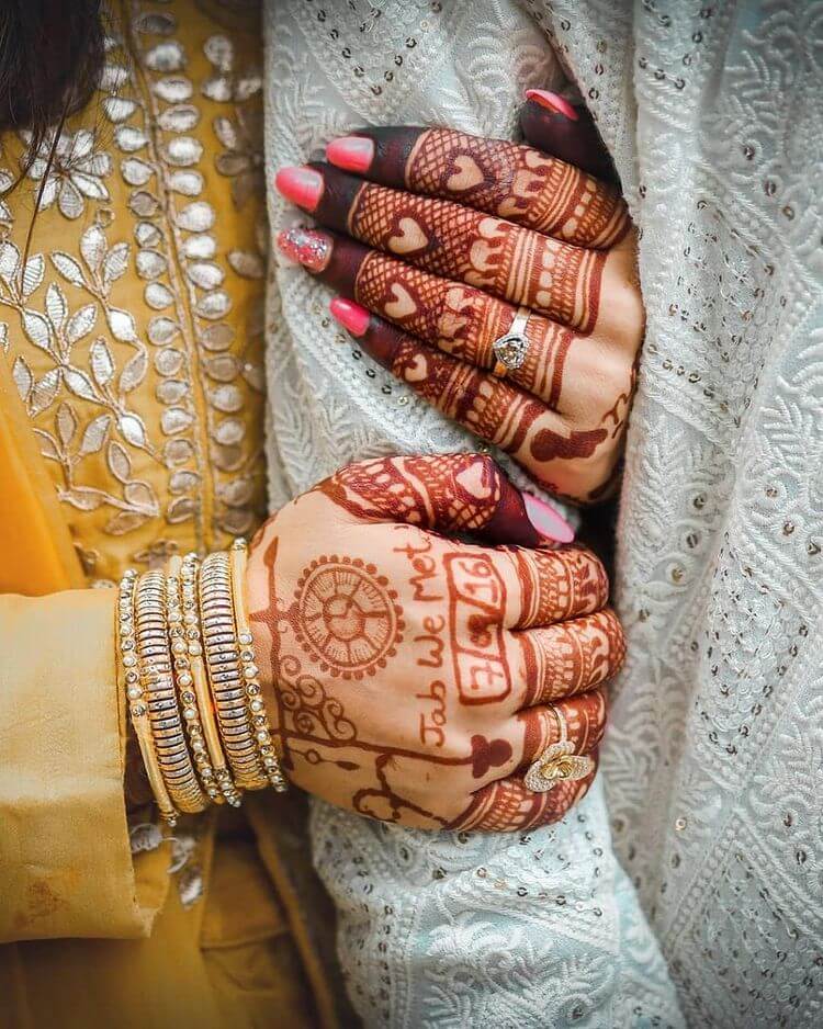 Mehendi Significance: क्यों शादी से पहले दुल्हा-दुल्हन को लगाई जाती है  मेंहदी? | Mehendi Significance: Why Henna is applied to the Bride and Groom  before marriage? - Hindi Oneindia