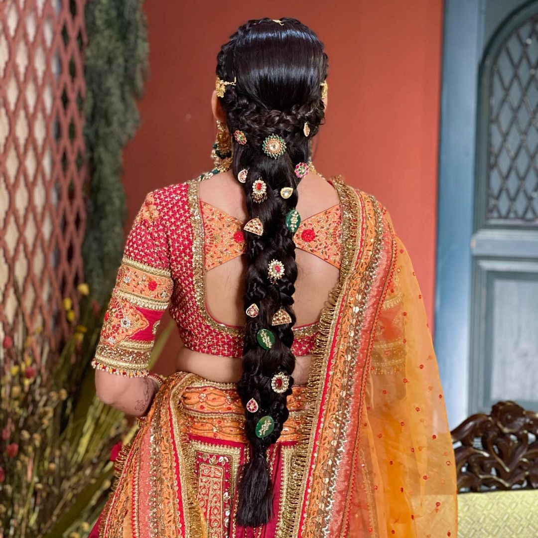Long fishtail braid | Indian wedding hairstyle | Latest trendy hairdo  images. | Peinado ondas de lado, Peinados, Peinados sencillos cabello largo