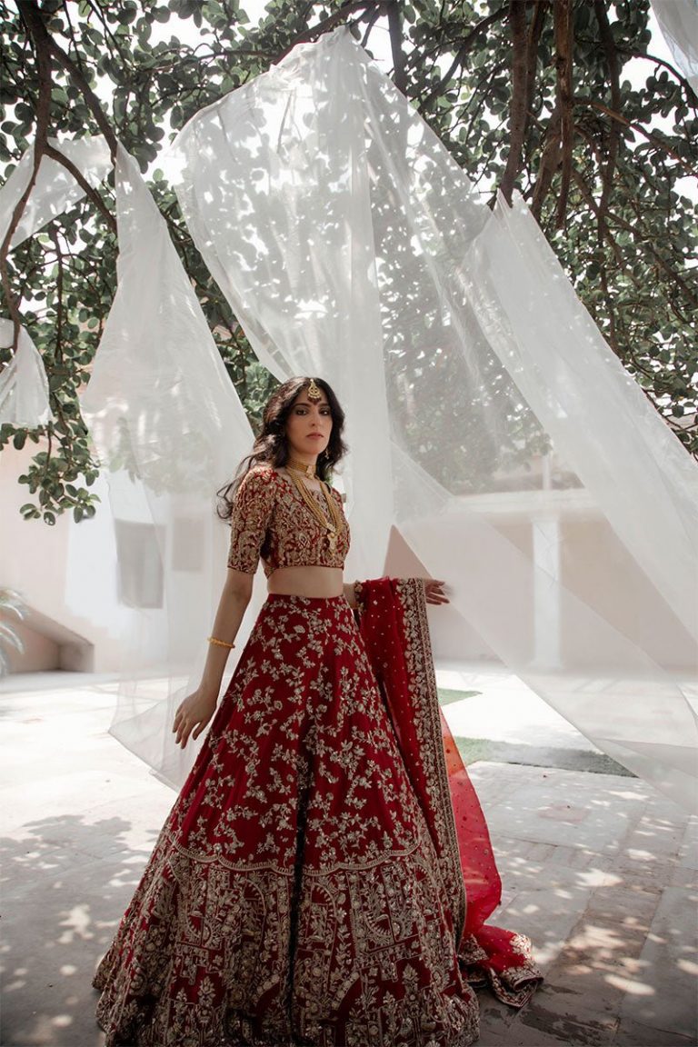 55 Best And Latest Indian Wedding Reception Dresses For Brides 4059